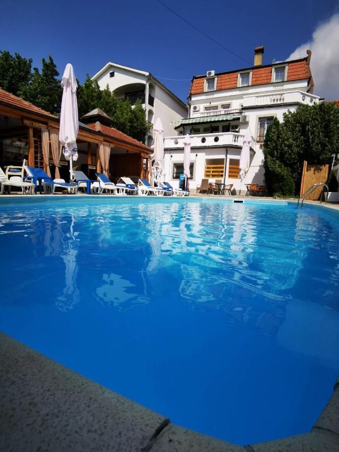 City View & Pool Apartment Ni Eksteriør billede